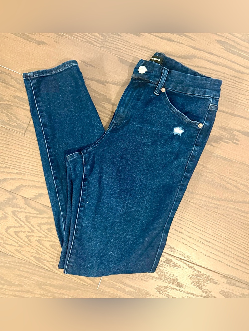 Express Ultra Hyper Stretch Mid-Rise Distressed Skinny Jeans M